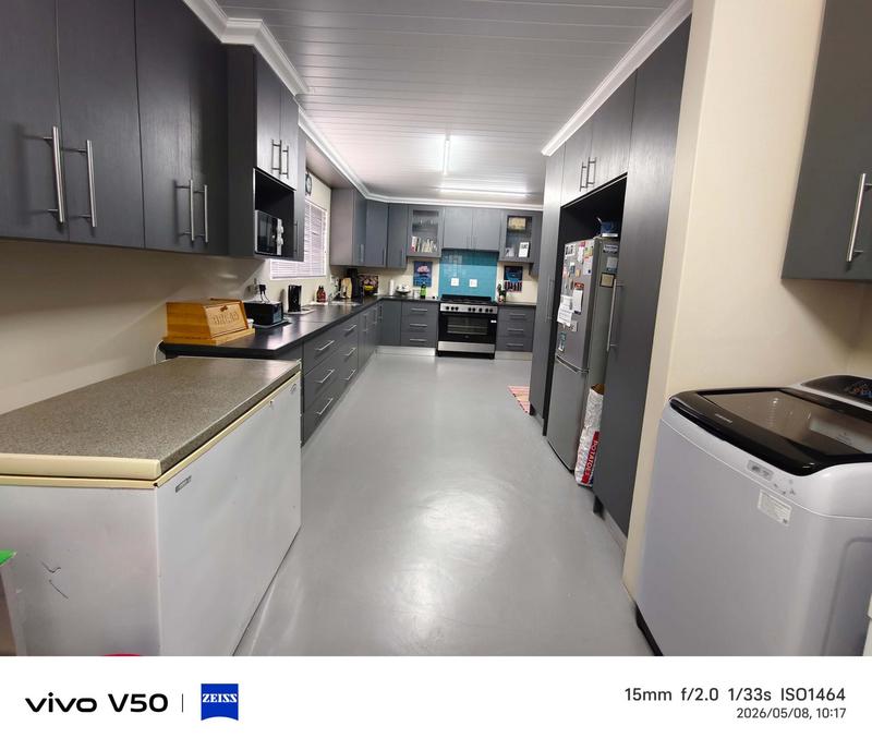 4 Bedroom Property for Sale in Hartenbos Heuwels Western Cape